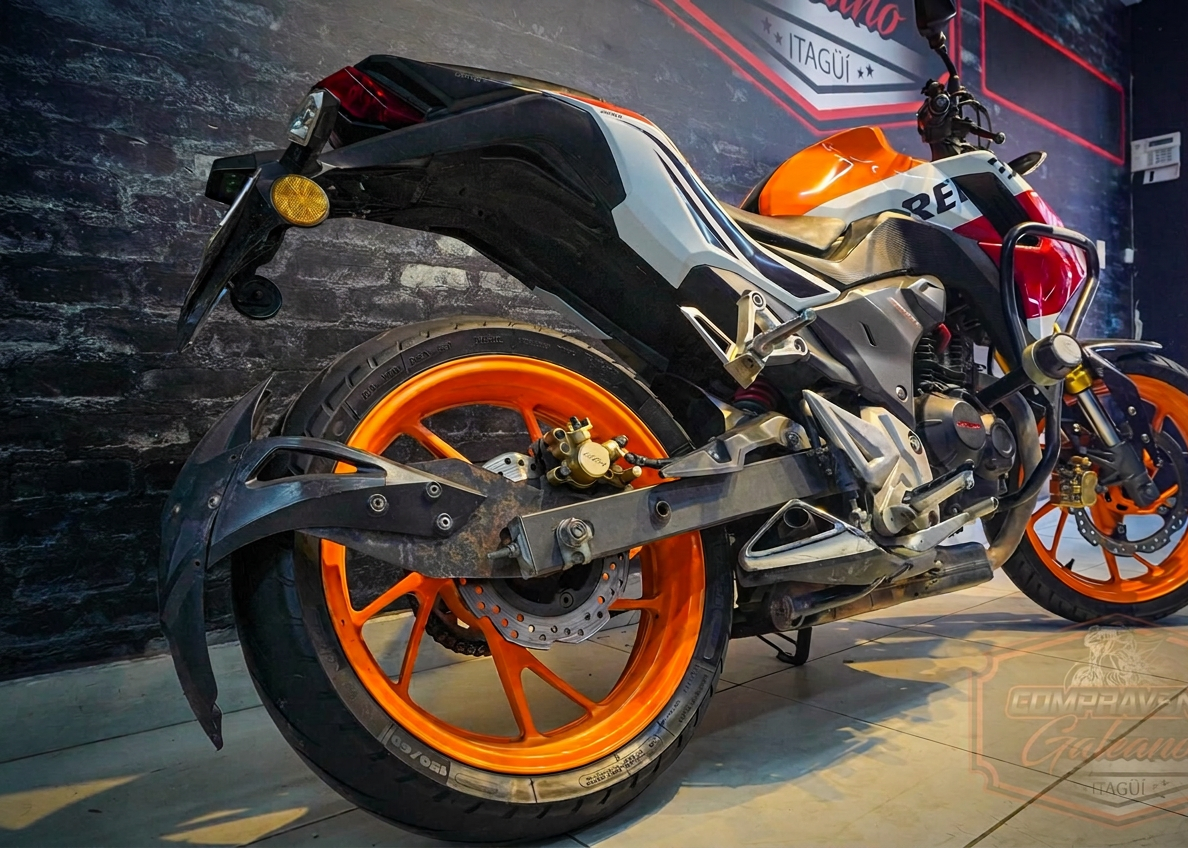 Honda CB190R Repsol modelo 2020 · Vista trasera y lateral