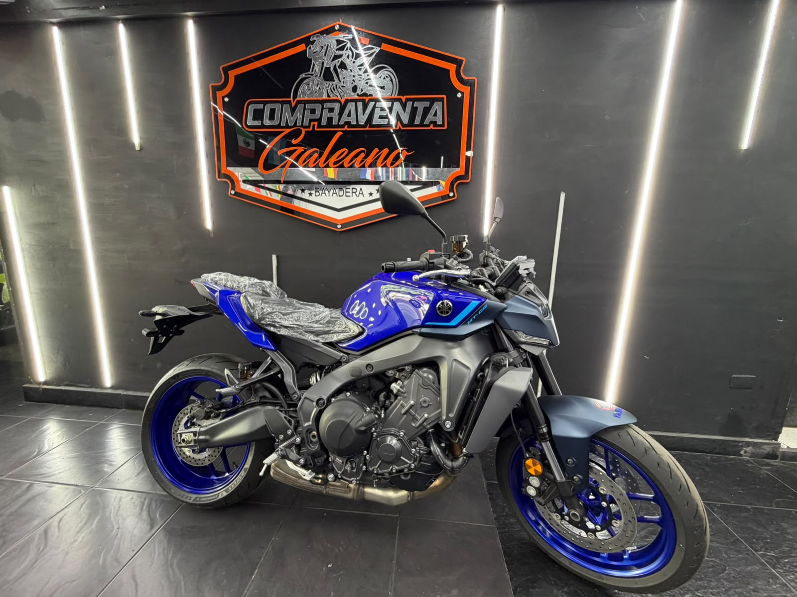 Yamaha MT-09 V4 · Vista lateral
