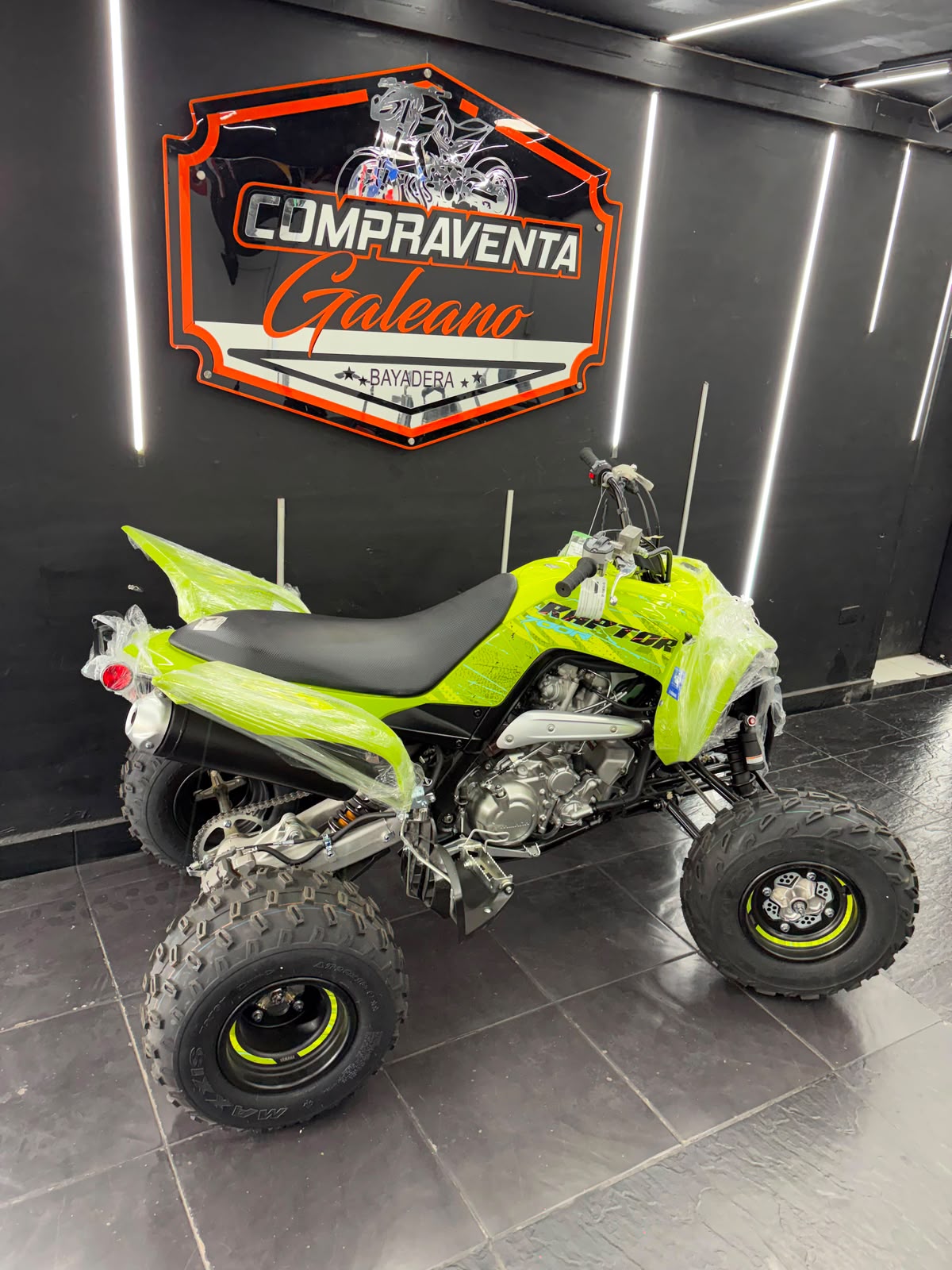 Yamaha Raptor 700 · Vista trasera y lateral