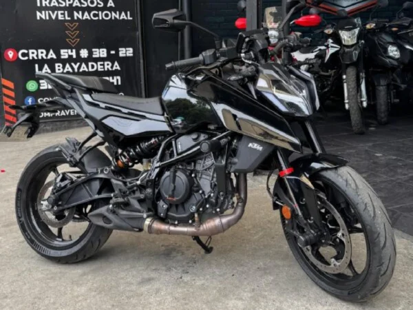 KTM Duke 390 GEN 3 NEGRA